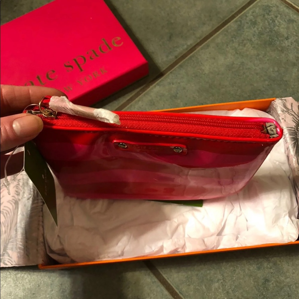 NWT, Kate Spade wristlet, clutch. Comes in box - Picture 3 of 8